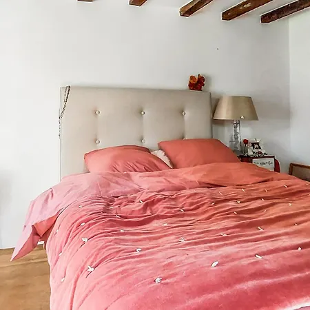 Casa vacanze 2 Bedroom Beautiful In Beaumesnil (Eure)
