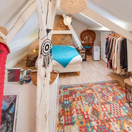 2 Bedroom Beautiful In Casa vacanze *